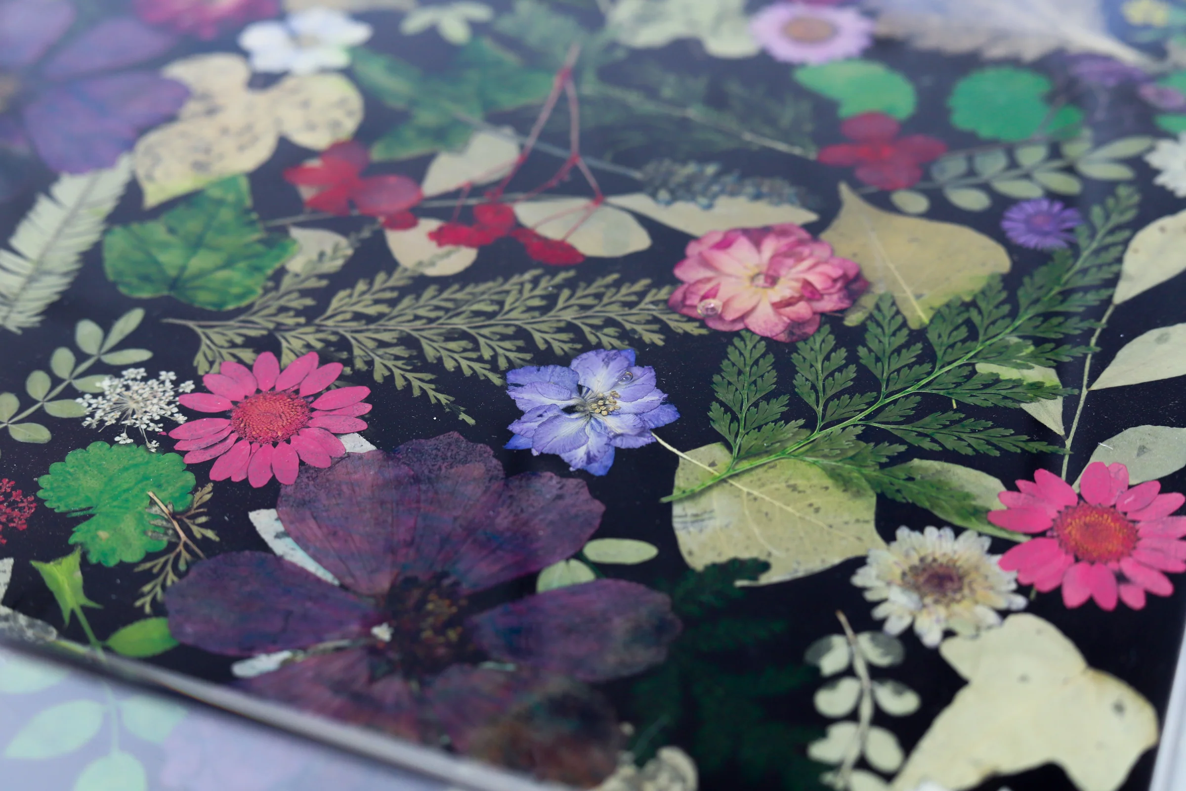 Black Tray with Purple & Red Flowers - Image 5