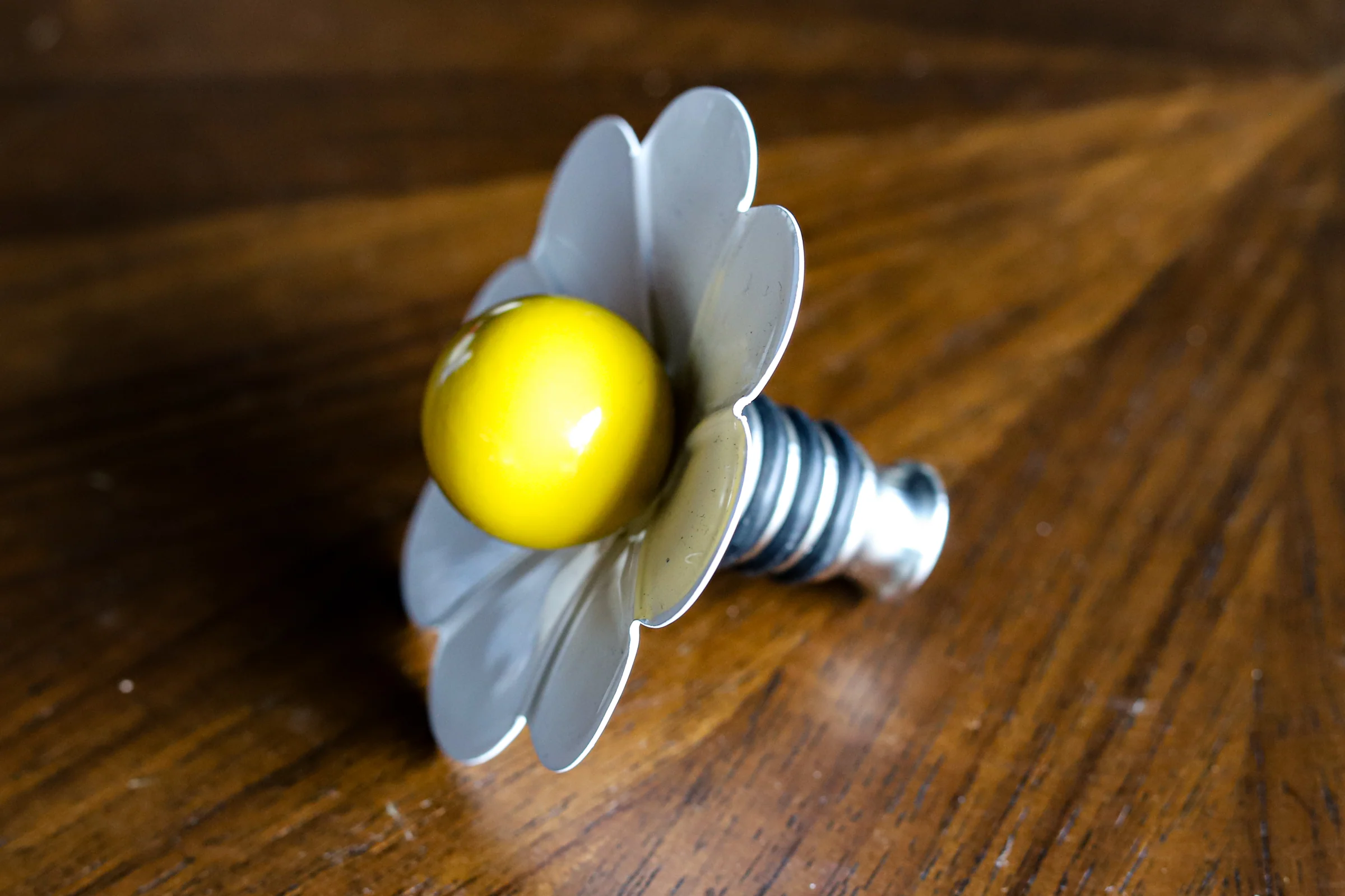 Daisy Bottle Stopper - Image 3