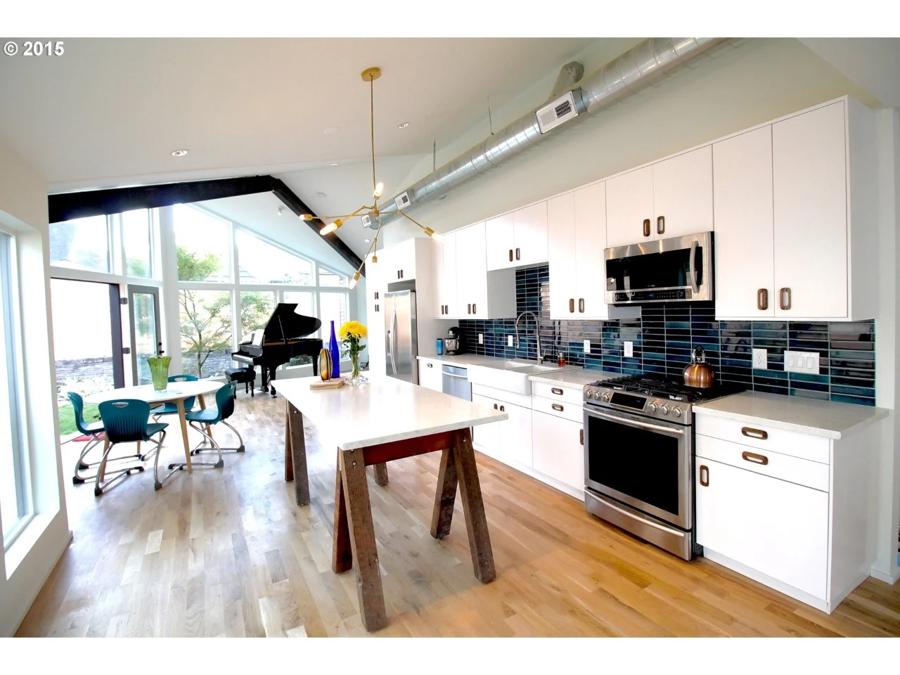 Linden Chandelier: Modern 5-light Asymmetric Chandelier - Image 9