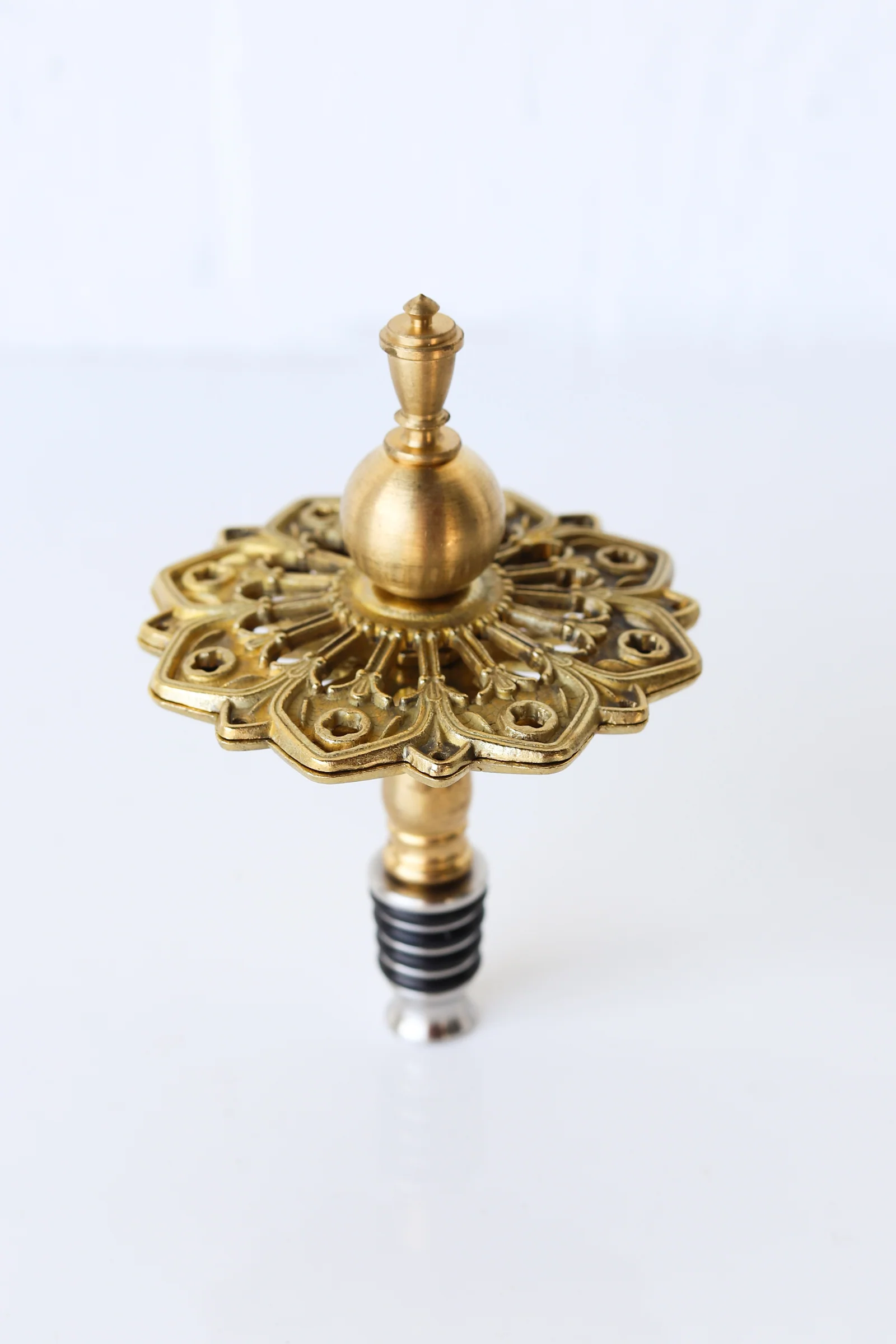 Medallion Bottle Stopper - Image 4
