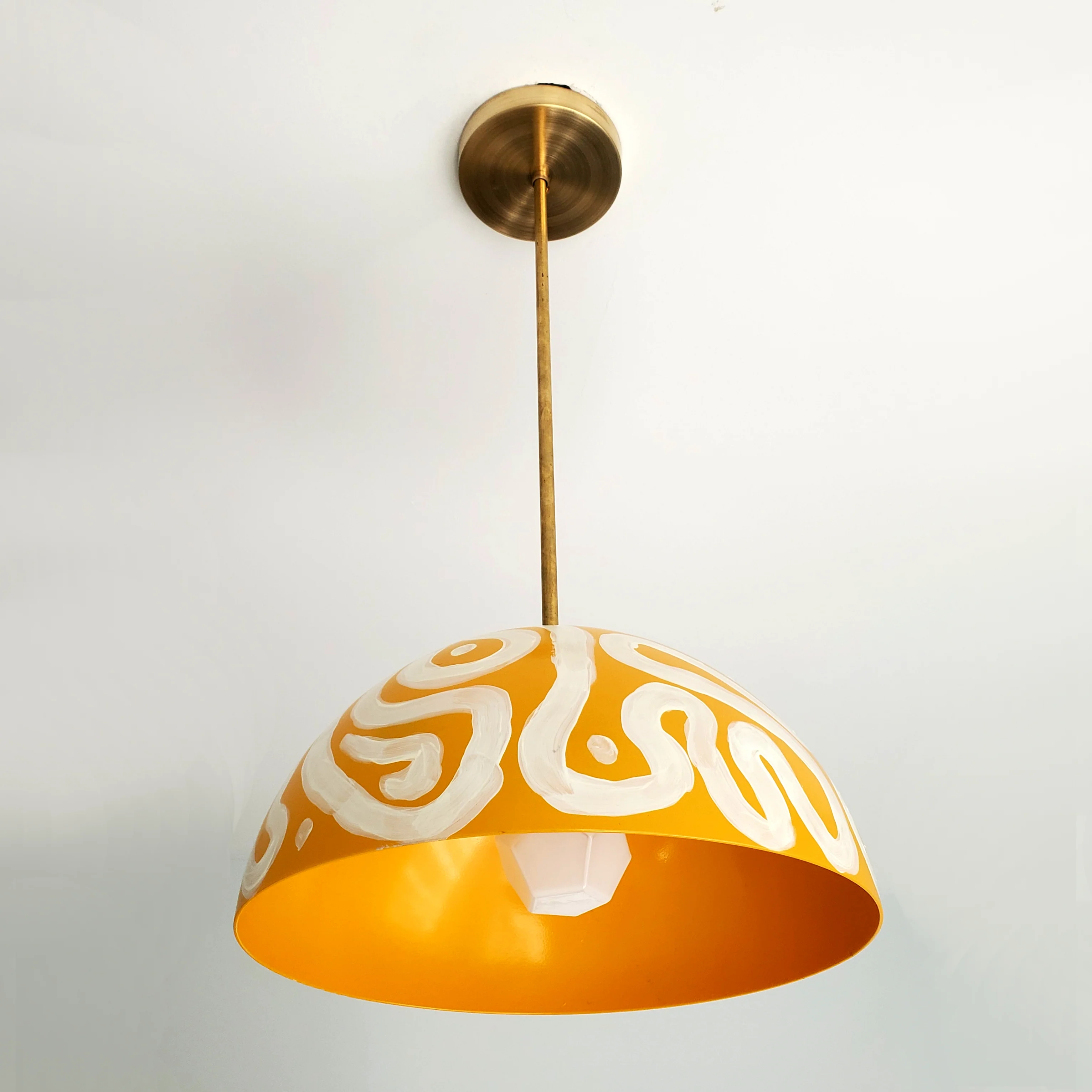 Noma Pendant Handpainted in mustard & white - Image 3