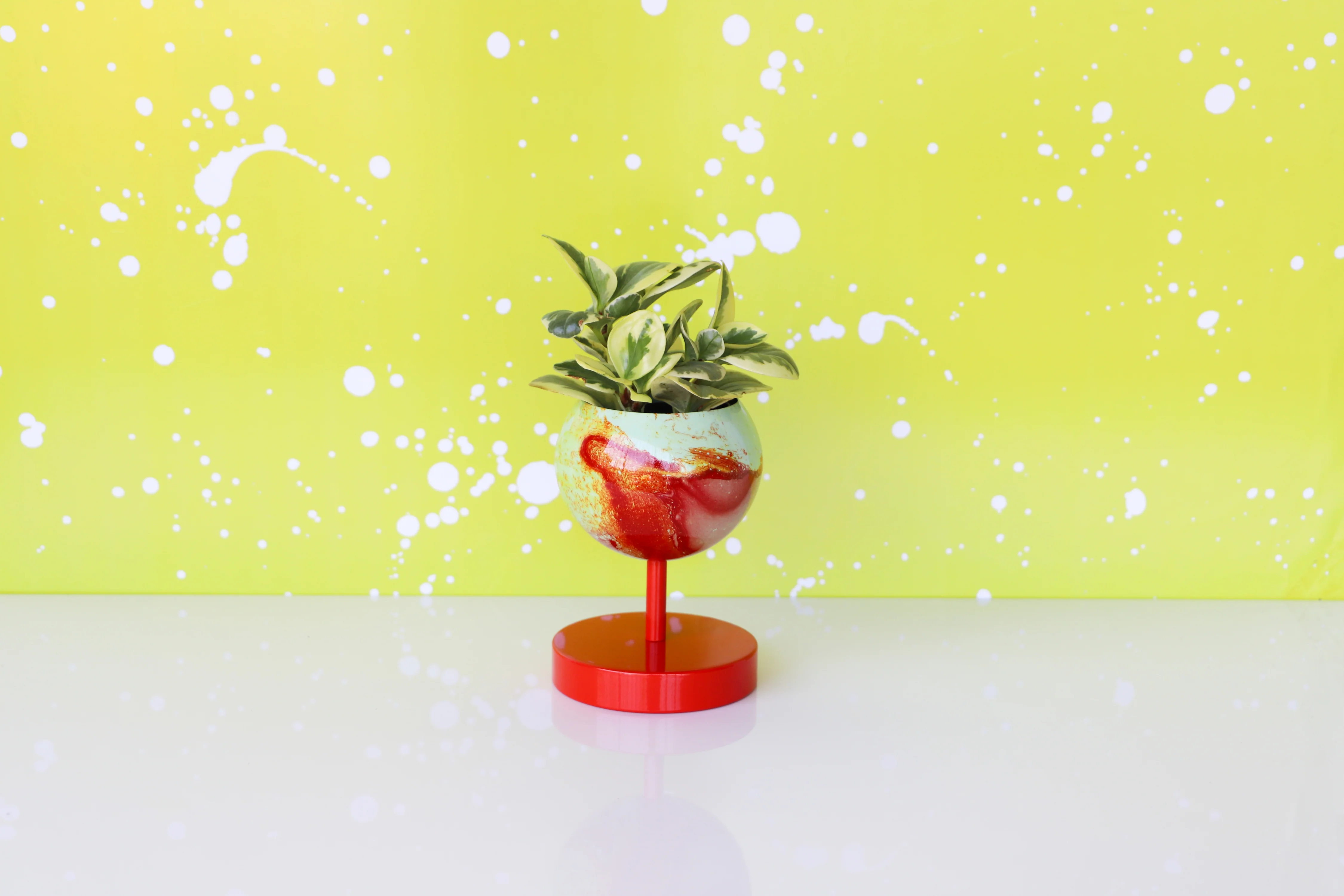 Red & Mint Marbled Lifted Loa Planter - Image 3