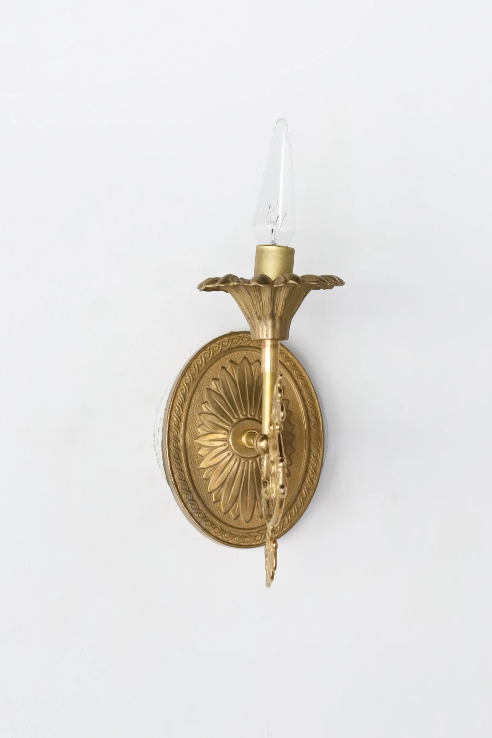 Ruby Sconce - Image 15